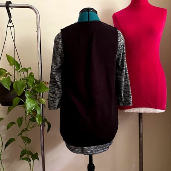 Chico's open front faux fur vest Small - Picture 2 of 5